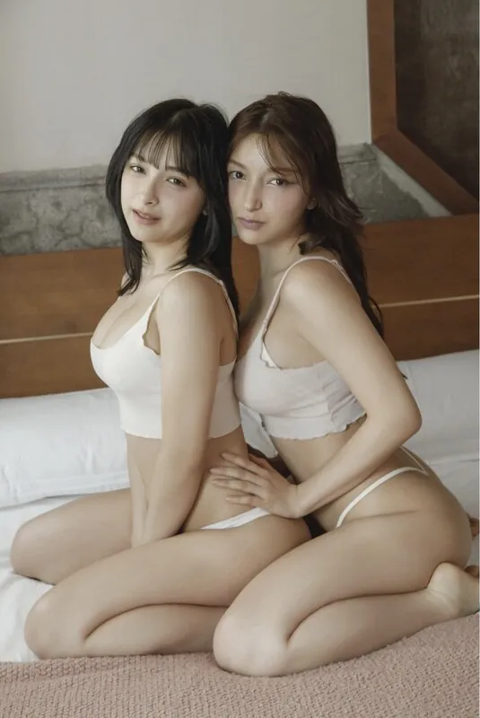 Erika(エリカ) & Marina Momose (百瀬まりな) ライブチャット 配信