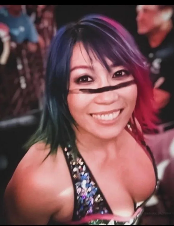 Asuka WWE ライブチャット 配信