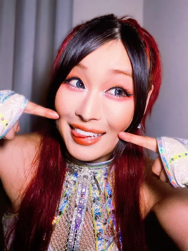 IYO SKY ライブチャット 配信