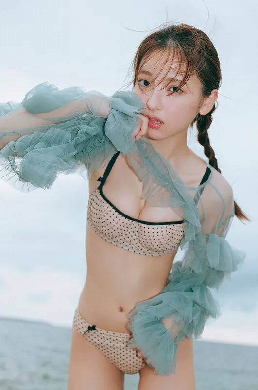 Luna (一ノ瀬瑠菜) ライブチャット 配信